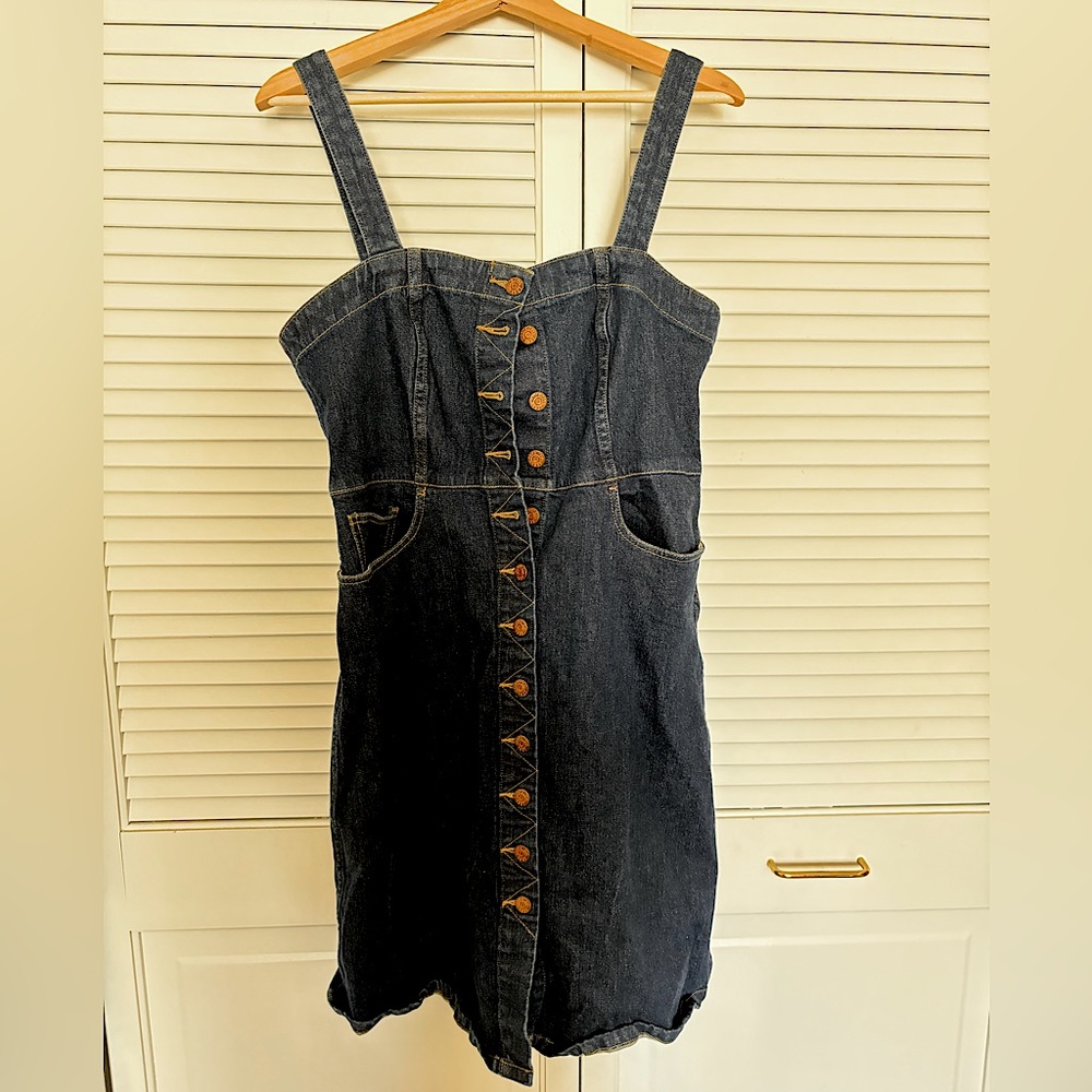 Fitted Madewell denim sleeveless dress with front copper button closure.